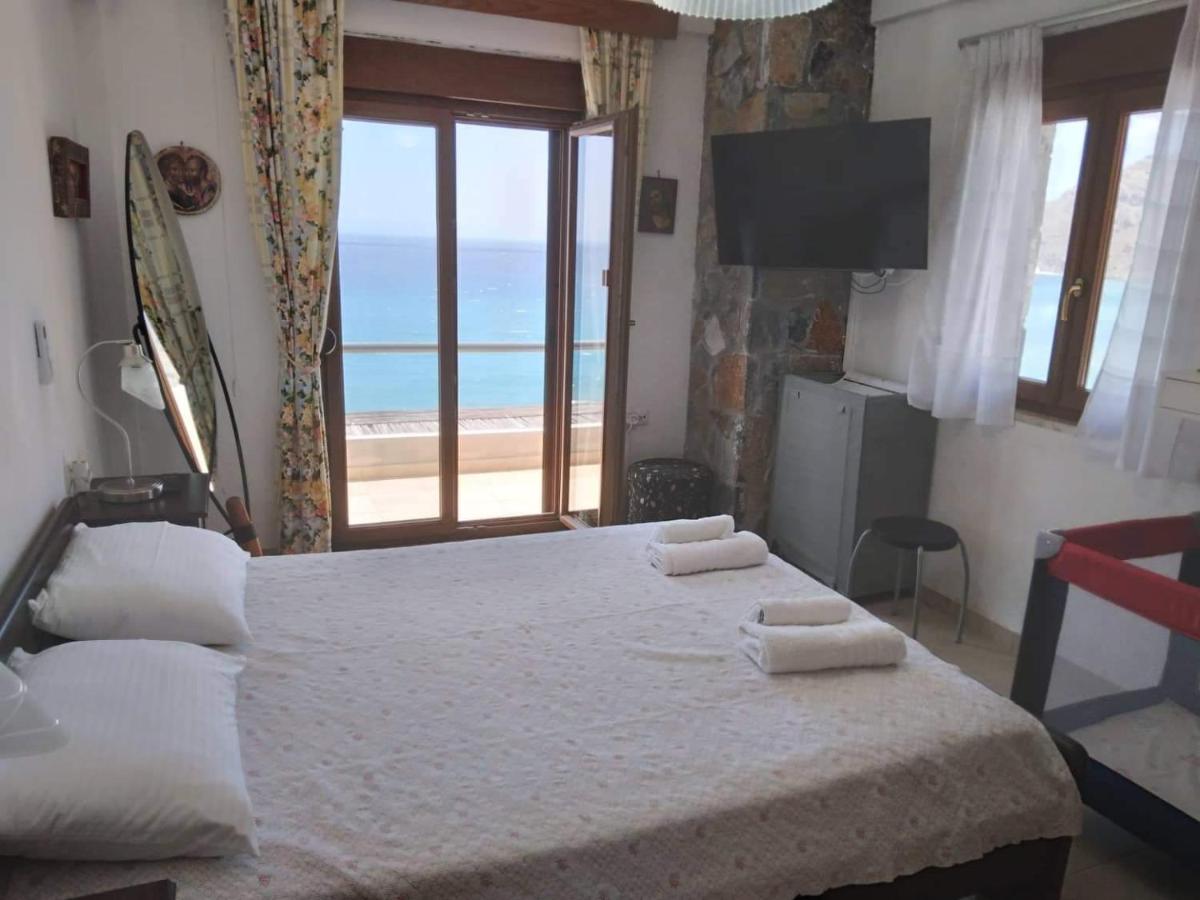 Villa Petrino Tsoútsouros 外观 照片